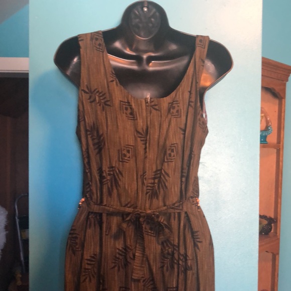 Tradition Maxi summer dress green/black top and safari bottom. Size 12p. - Picture 2 of 10